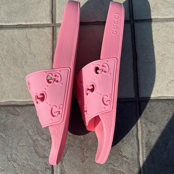 Gucci Pink Monogram GG Pool slides - Picture 4 of 7